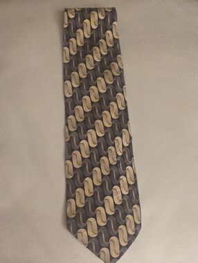 Di MoGGio Silk Hand Made Black and Gold Wave-Pattern Men's Tie 4 Inches Wide